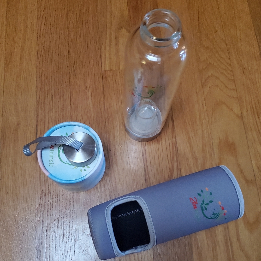CRYSTAL INFUSED GLASS WATER BOTTLE! - Picture 6 of 12